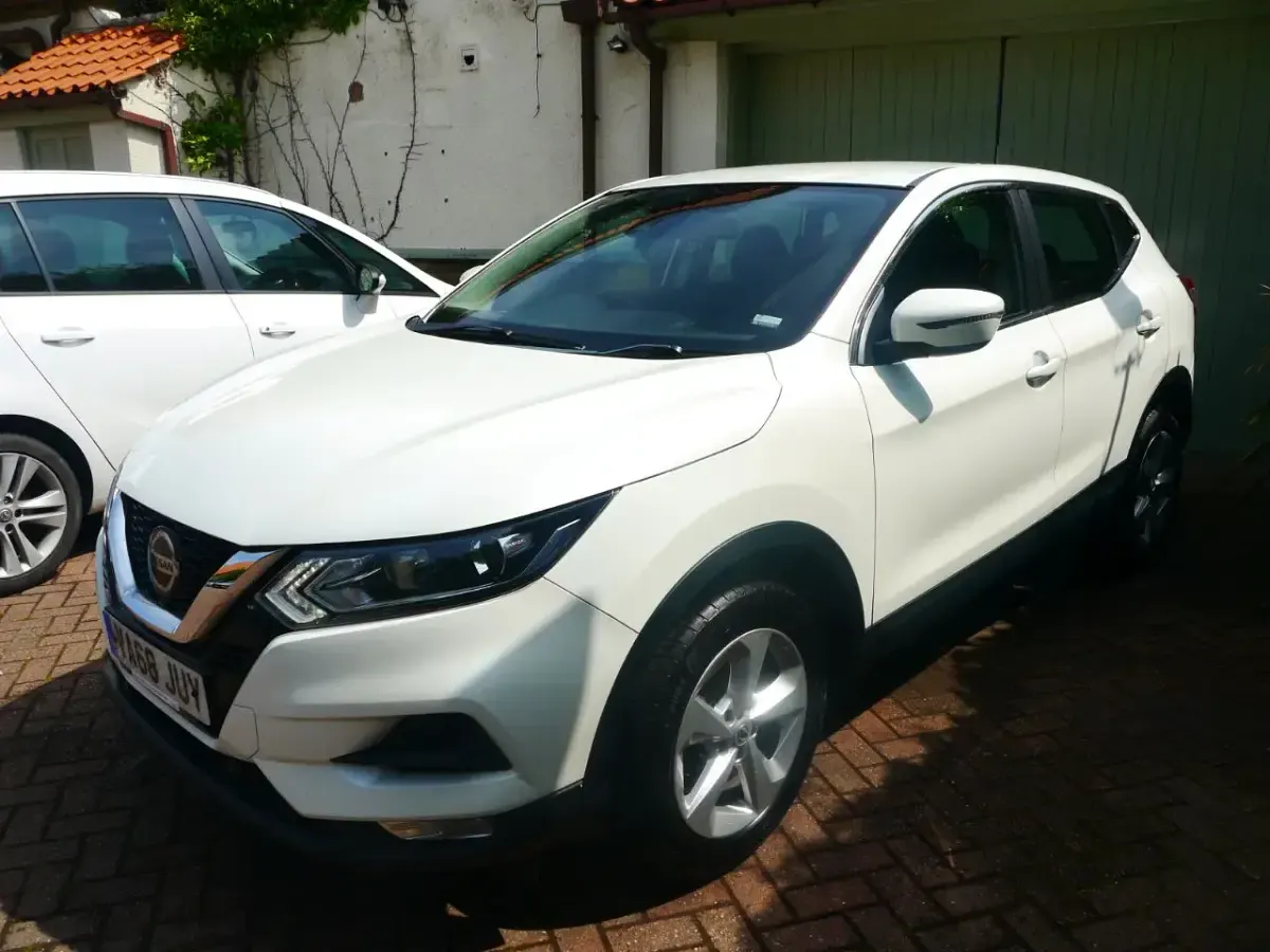 Used Nissan Qashqai Acenta Premium 140 HP (102 kW) 2019 White SUV