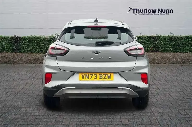 Usado Ford Puma Titanium 125 HP (91 kW) 2023 Prateado SUV