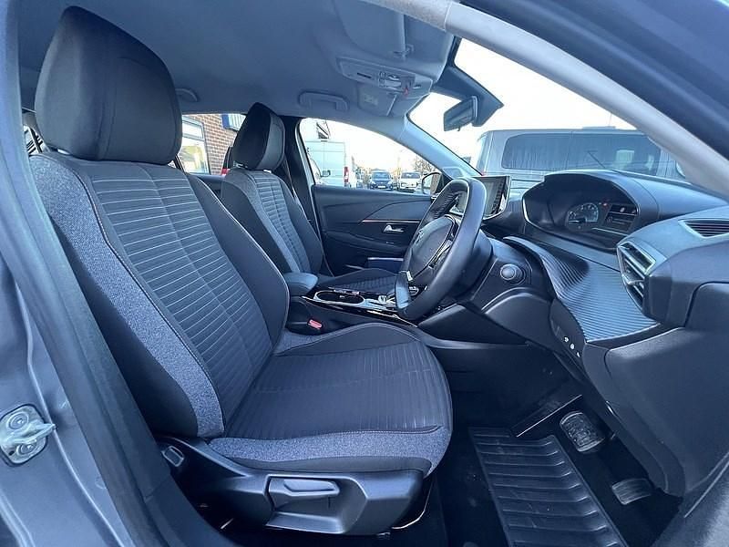 Used Peugeot e-208 Active 100 kW (136 HP) 2025 Silver Hatchback