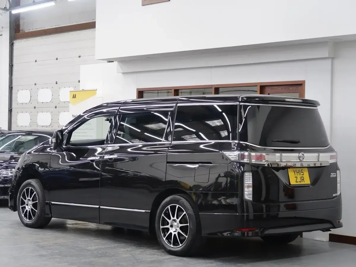 Used Nissan Elgrand 2015 Black MPV