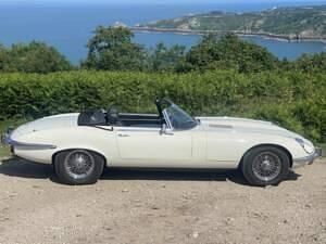 Used Jaguar E-Type 276 HP (202 kW) 1974 White Cabriolet