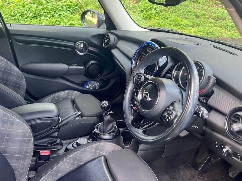 Used Mini Cooper D Hatch 116 HP (85 kW) 2017 Black Hatchback