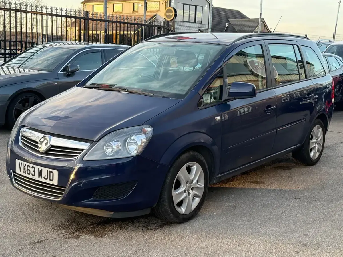 Usado Vauxhall Zafira 2014 Azul Monovolume