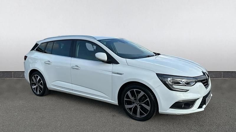 Used Renault Mégane GrandTour Iconic 115 HP (84 kW) 2020 White Estate