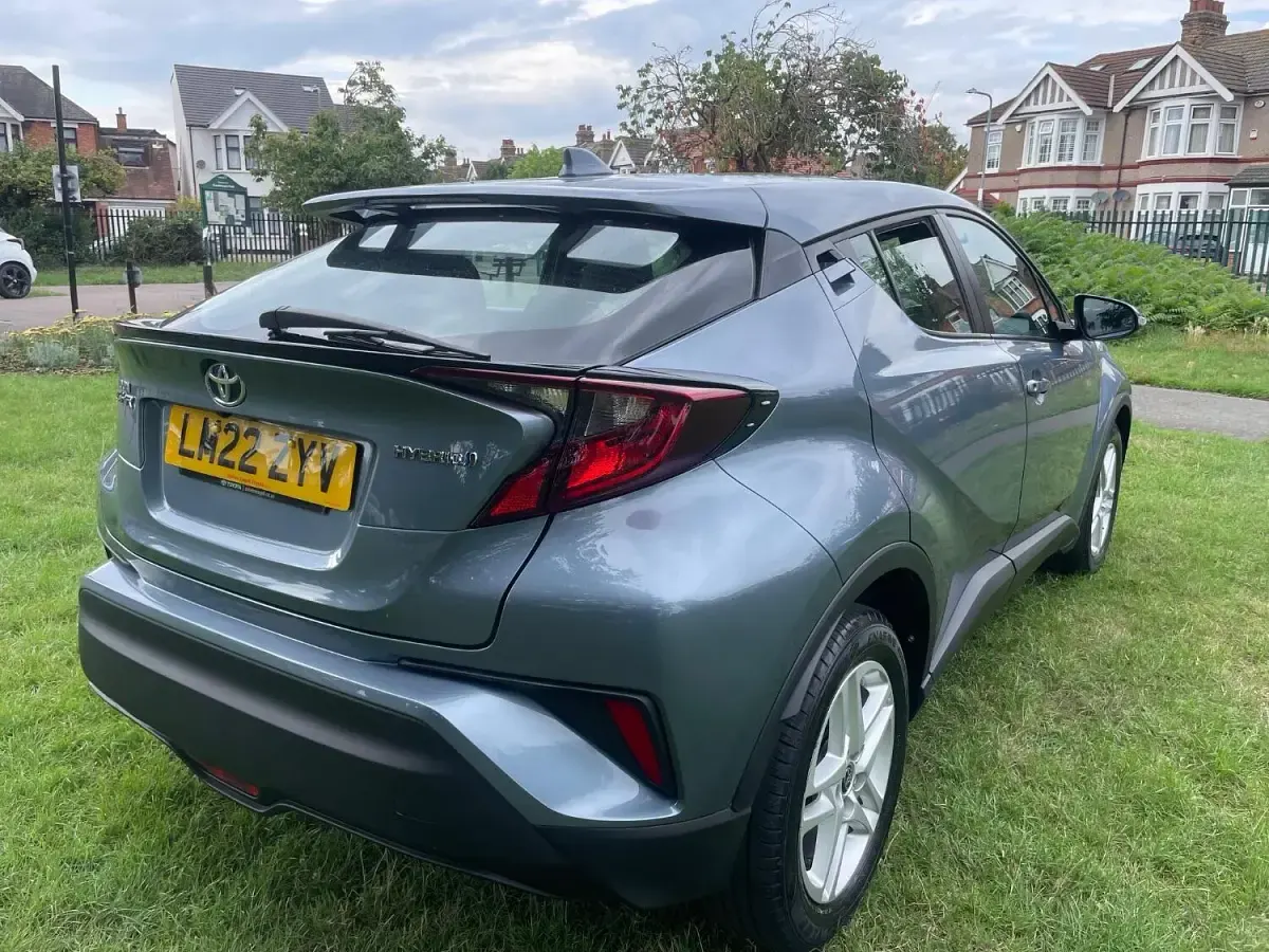 Used Toyota C-HR 122 HP (89 kW) 2022 Grey SUV