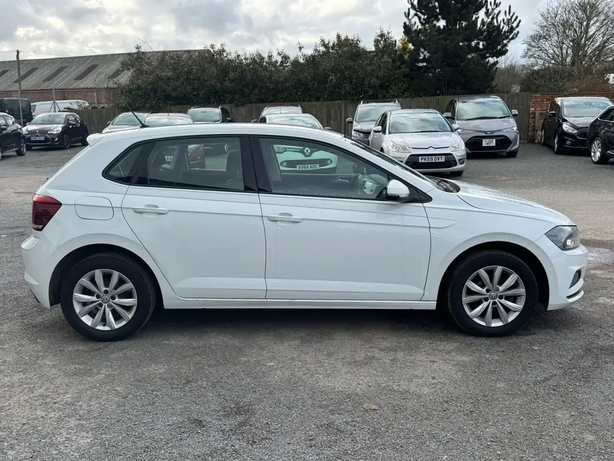 Used VW Polo SE 75 HP (55 kW) 2018 White Hatchback