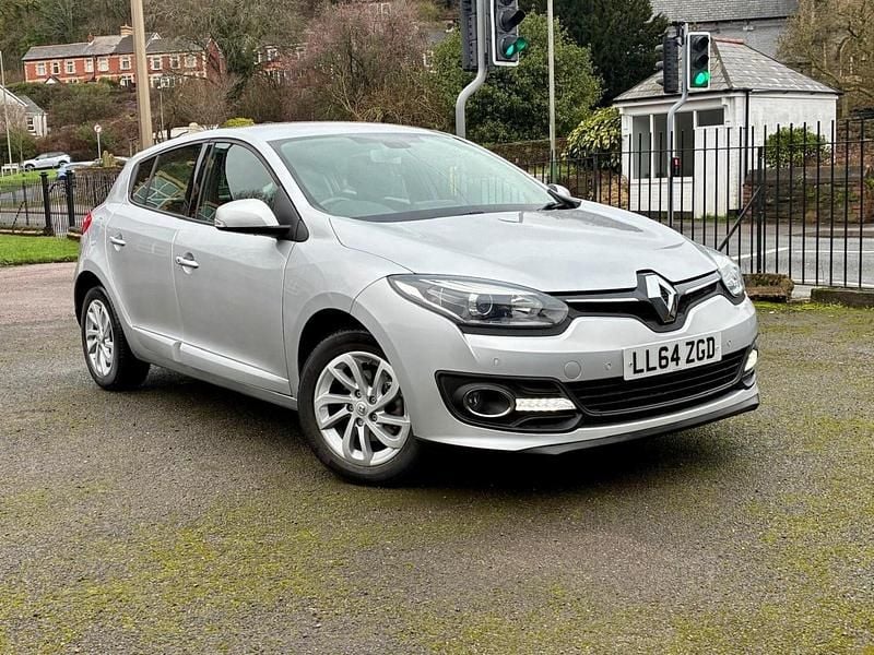 Used Renault Mégane III Dynamique 110 HP (80 kW) 2014 Silver Hatchback