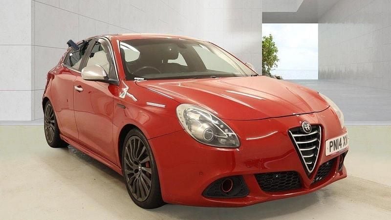 Used Alfa Romeo Giulietta 2014 Red Hatchback