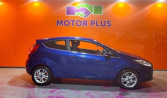 Usado Ford Fiesta Zetec 100 HP (73 kW) 2017 Azul Citadino