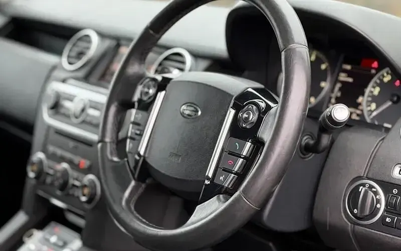 Used Land Rover Discovery HSE 256 HP (188 kW) 2015 Black SUV