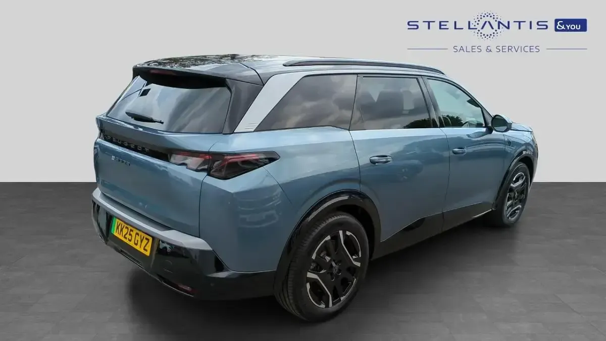 Used Peugeot e-5008 GT 152 kW (207 HP) 2025 Blue SUV