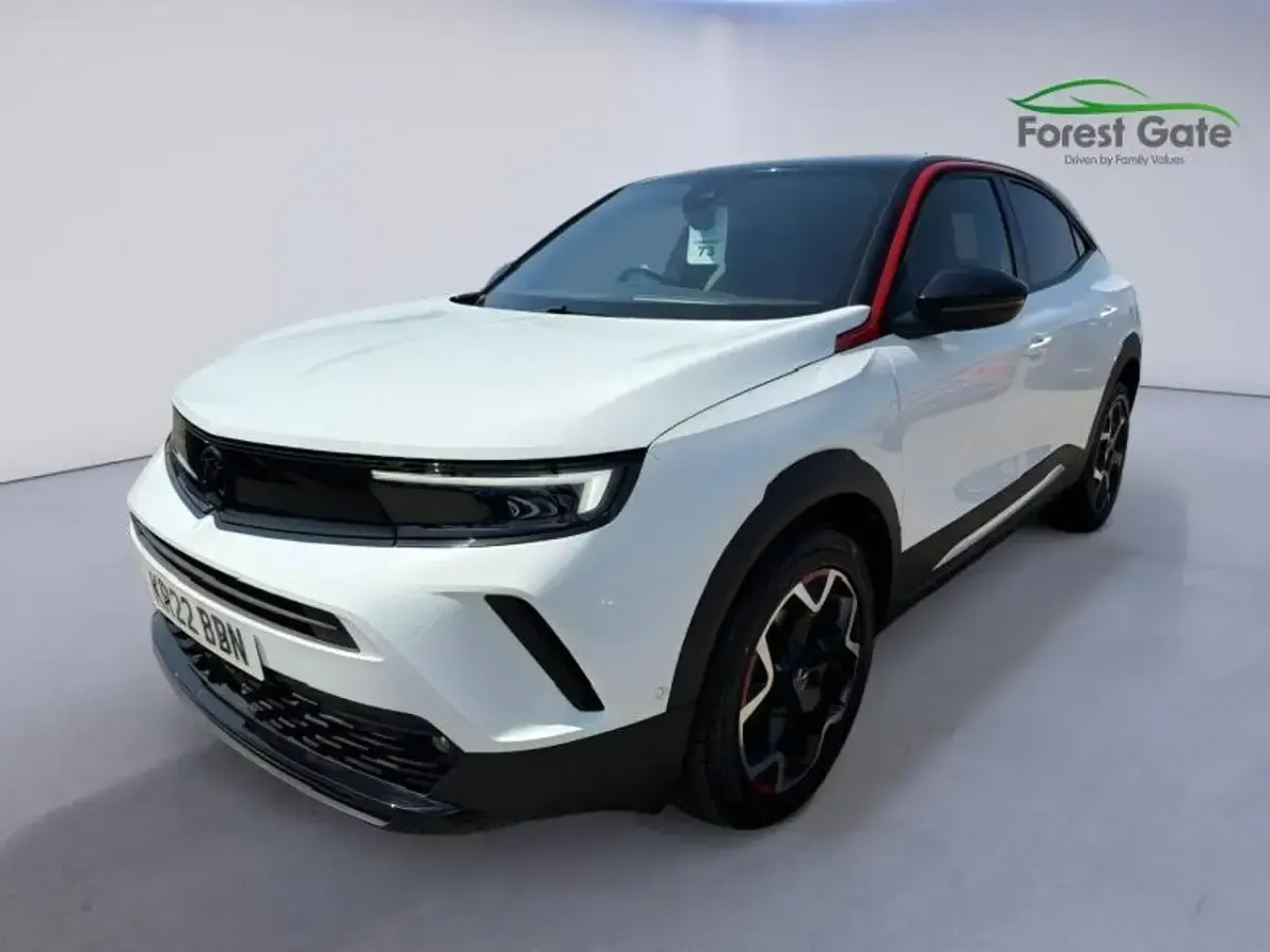 Used Vauxhall Mokka SRi 99 HP (72 kW) 2022 White SUV
