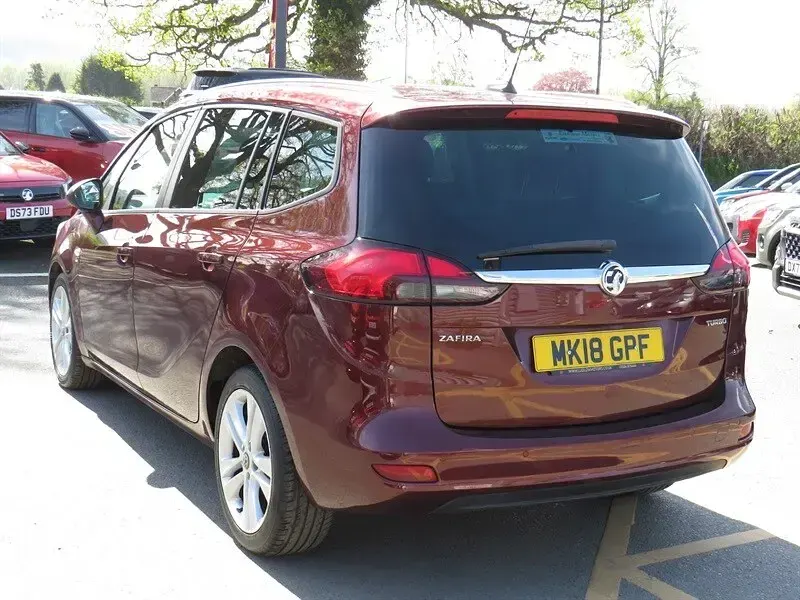Used Vauxhall Zafira Tourer SRi 140 HP (102 kW) 2018 Red MPV