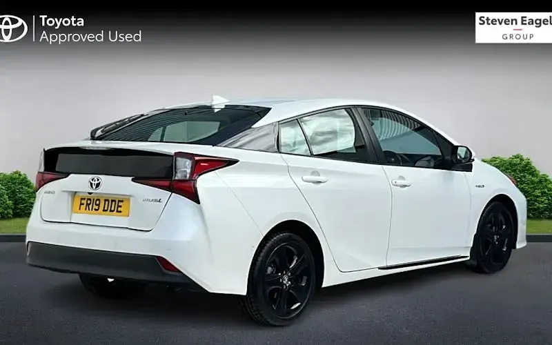 Used Toyota Prius 122 HP (89 kW) 2021 Hatchback