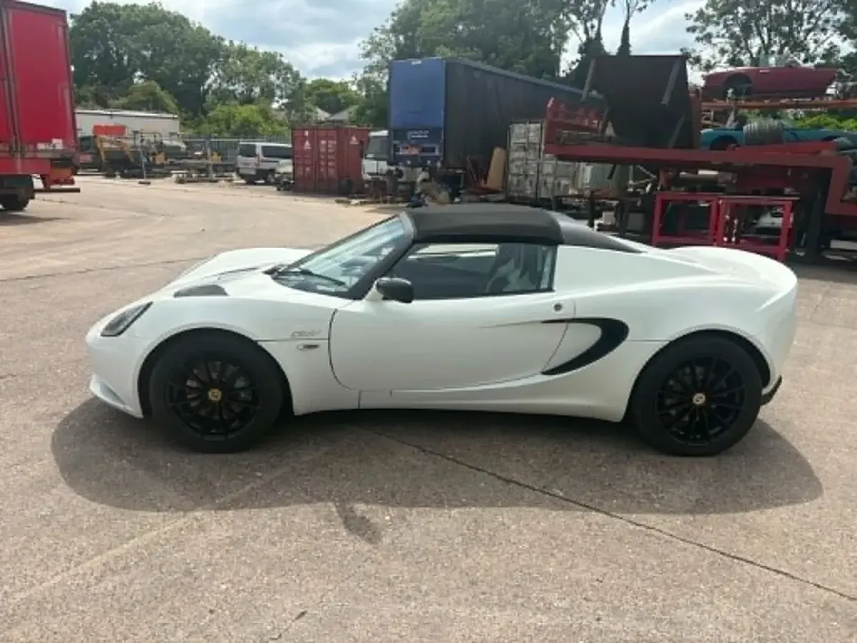 Used Lotus Elise 136 HP (100 kW) 2011 White Cabriolet