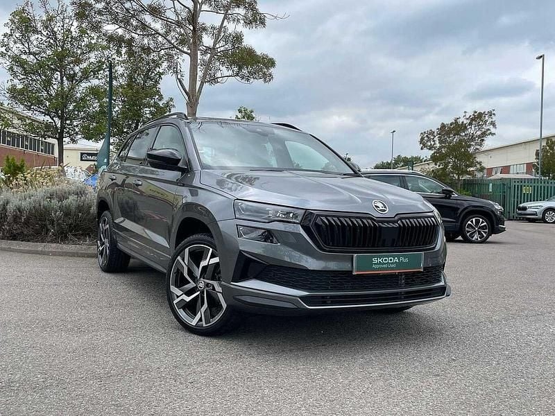 Graphite grey metallic Used 2025 Skoda Karoq SportLine SUV | £27,290 (Good price) - Image 1/4