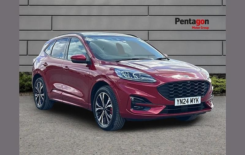 Usado Ford Kuga ST-Line X 221 HP (162 kW) 2024 Vermelho SUV