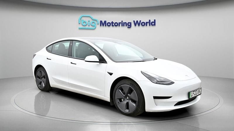 Used Tesla Model 3 Standard Range Plus 222 kW (302 HP) 2021 Sedan