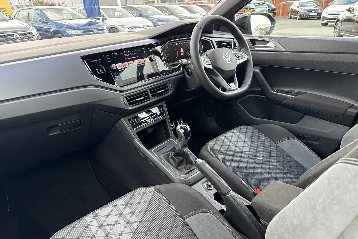 Used VW Taigo Match 115 HP (84 kW) 2025 Blue SUV