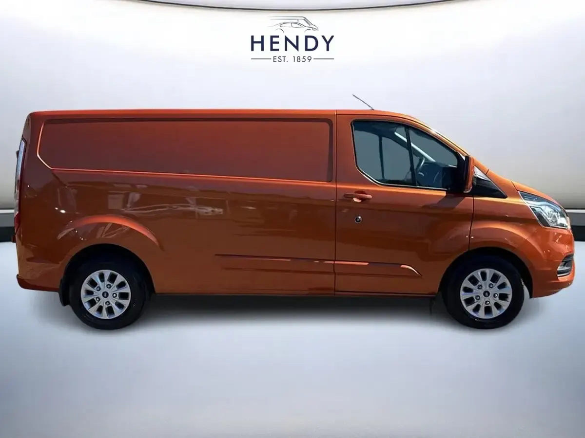 Used Ford Transit Custom Limited 170 HP (125 kW) 2019 Orange Van