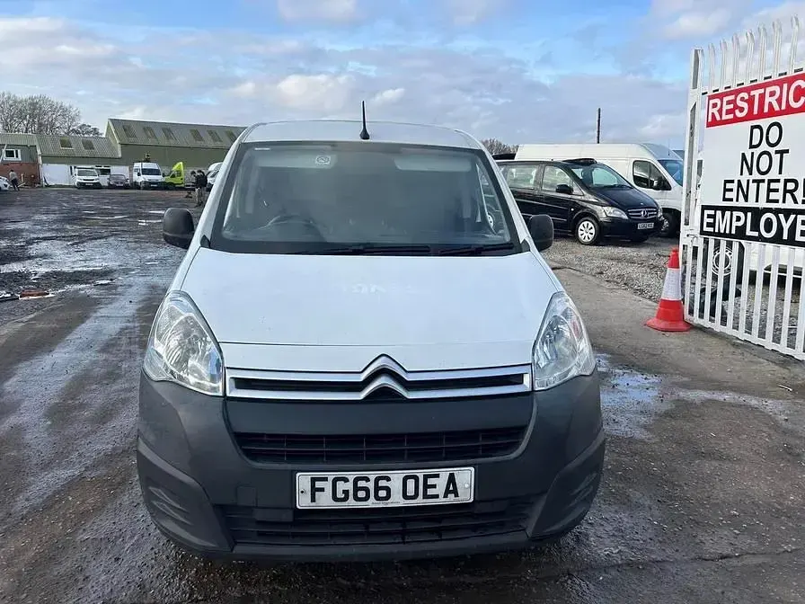 Usado Citroën Berlingo 2017 Blanco Monovolumen