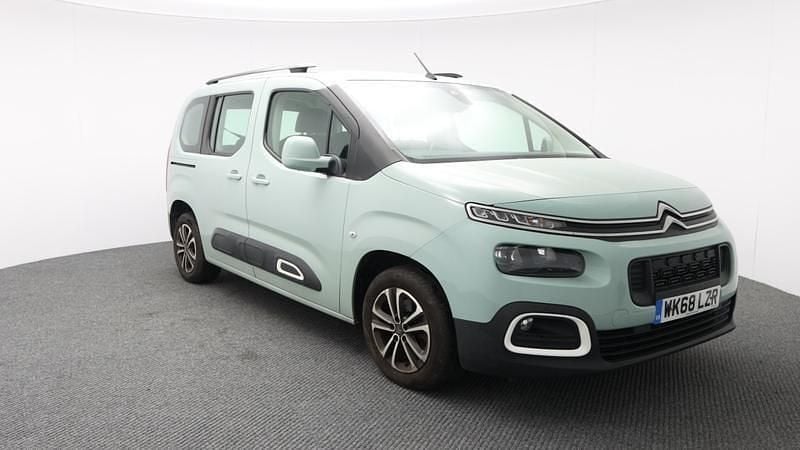 Used Citroën Berlingo Flair 130 HP (95 kW) 2018 Green MPV
