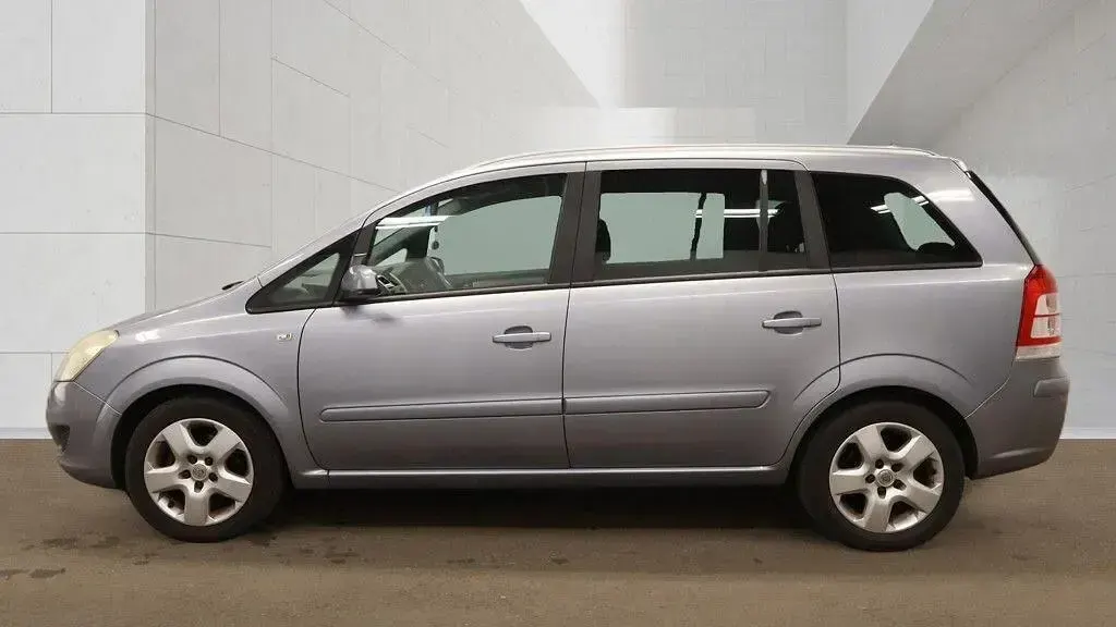Second-hand Vauxhall Zafira 2008 Argintiu Monovolum