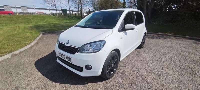 Used Skoda Citigo Colour Edition 60 HP (44 kW) 2016 White Hatchback