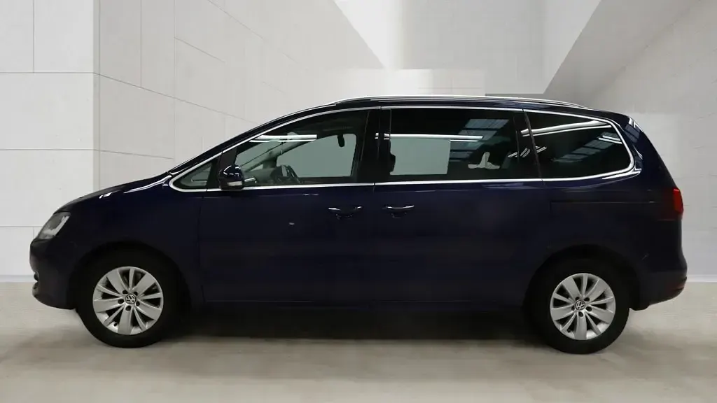 Used VW Sharan SE 184 HP (135 kW) 2017 Blue MPV