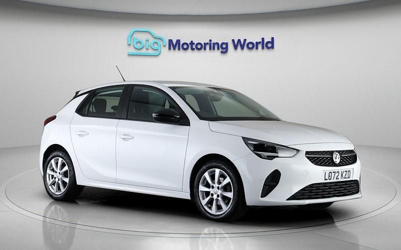 Second-hand Vauxhall Corsa Design Edition 75 CP (55 kW) 2022 Alb Hatchback