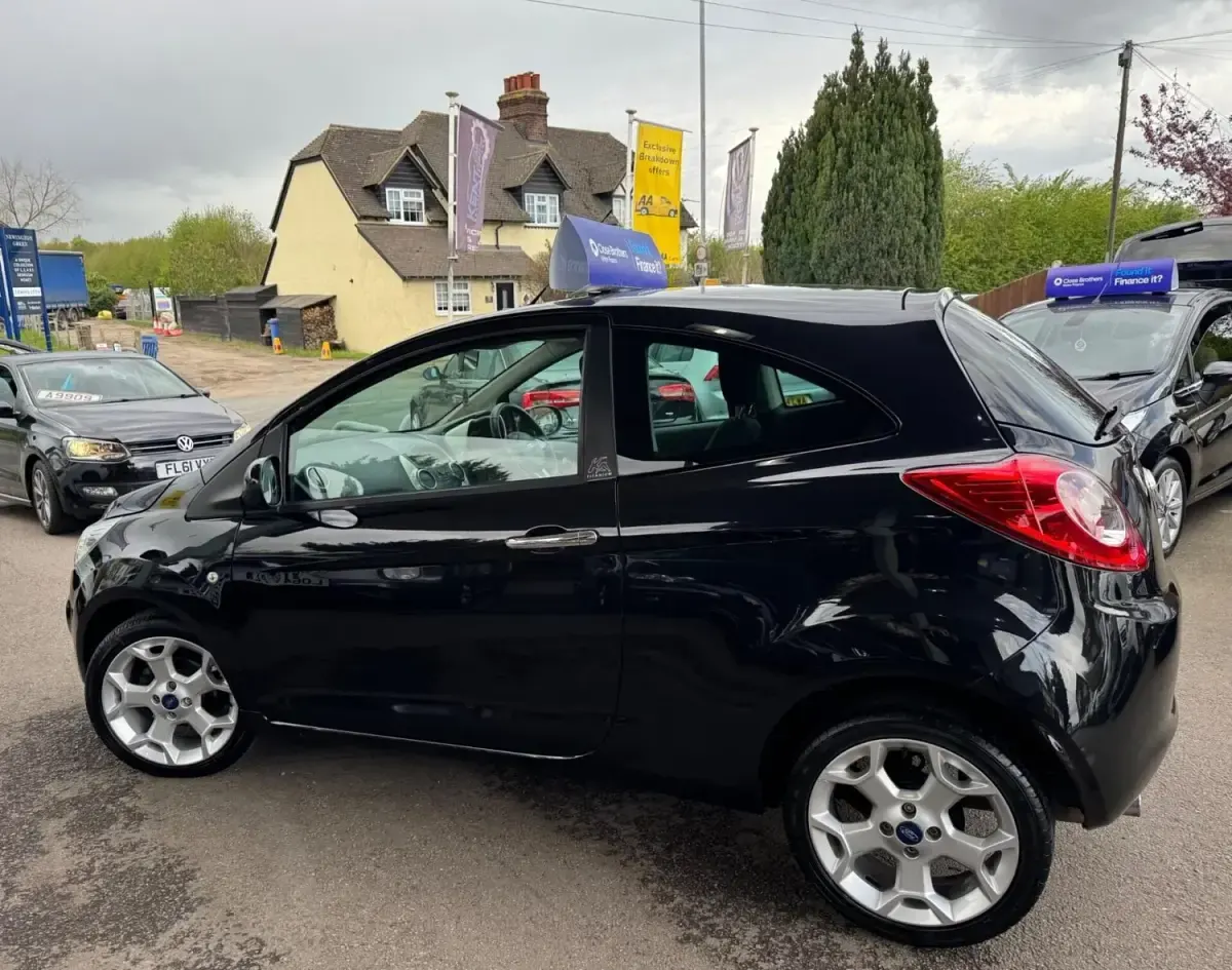 Używany Ford Ka Titanium 69 KM (50 kW) 2013 Czarny Hatchback