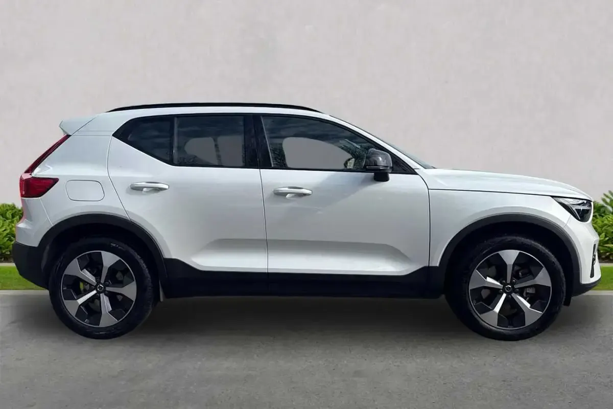 Used Volvo XC40 Plus 163 HP (119 kW) 2025 SUV