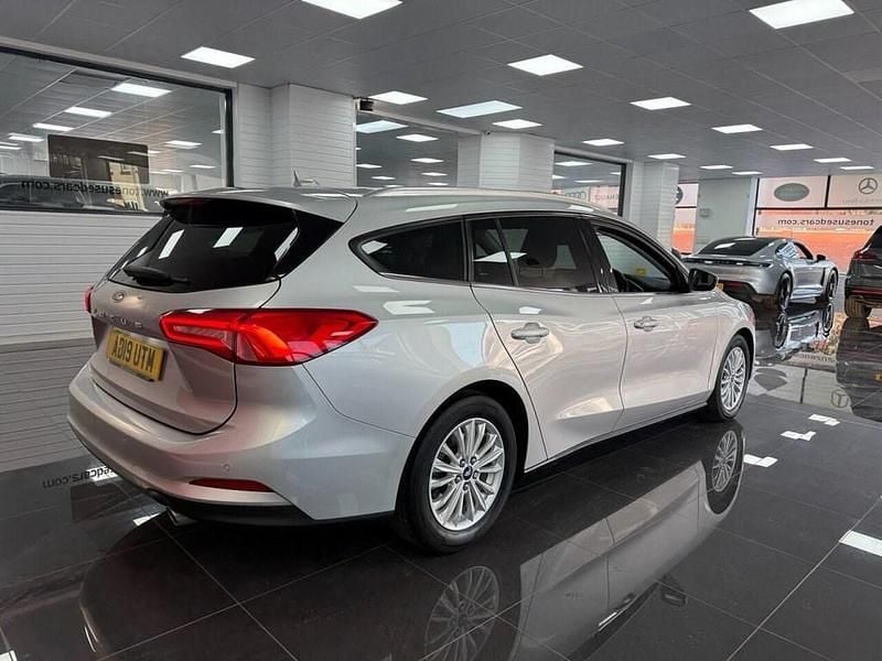 Used Ford Focus Titanium 120 HP (88 kW) 2019 Silver Estate