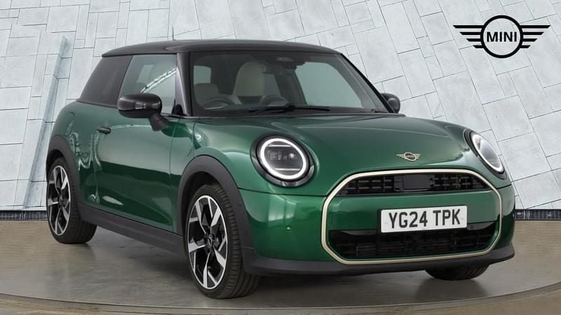 Usado Mini Cooper Hatch 154 HP (113 kW) 2024 Verde Citadino