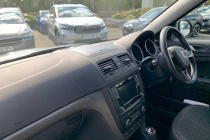 Used Skoda Yeti SE Drive 81 HP (59 kW) 2017 Business grey metallic SUV