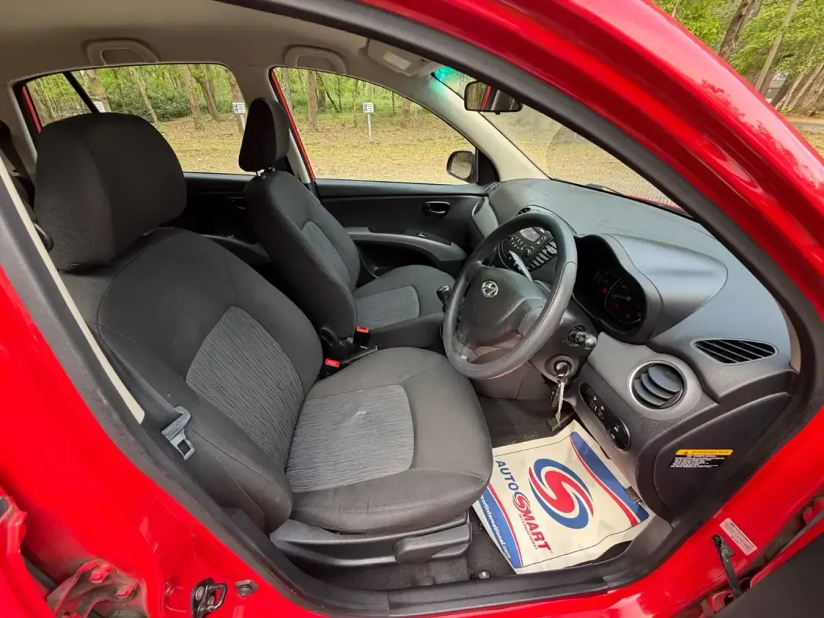 Used Hyundai i10 Active 83 HP (61 kW) 2013 Red Hatchback