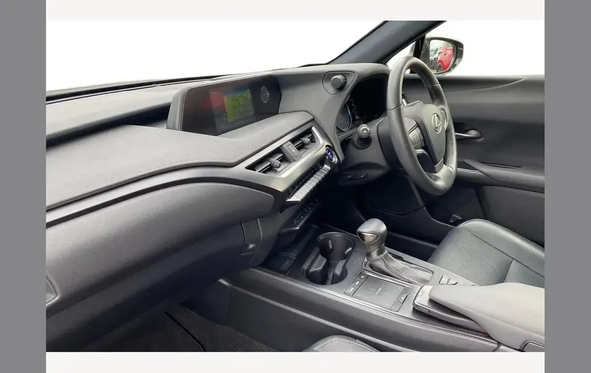 Used Lexus UX 250h 184 HP (135 kW) 2020 Black SUV