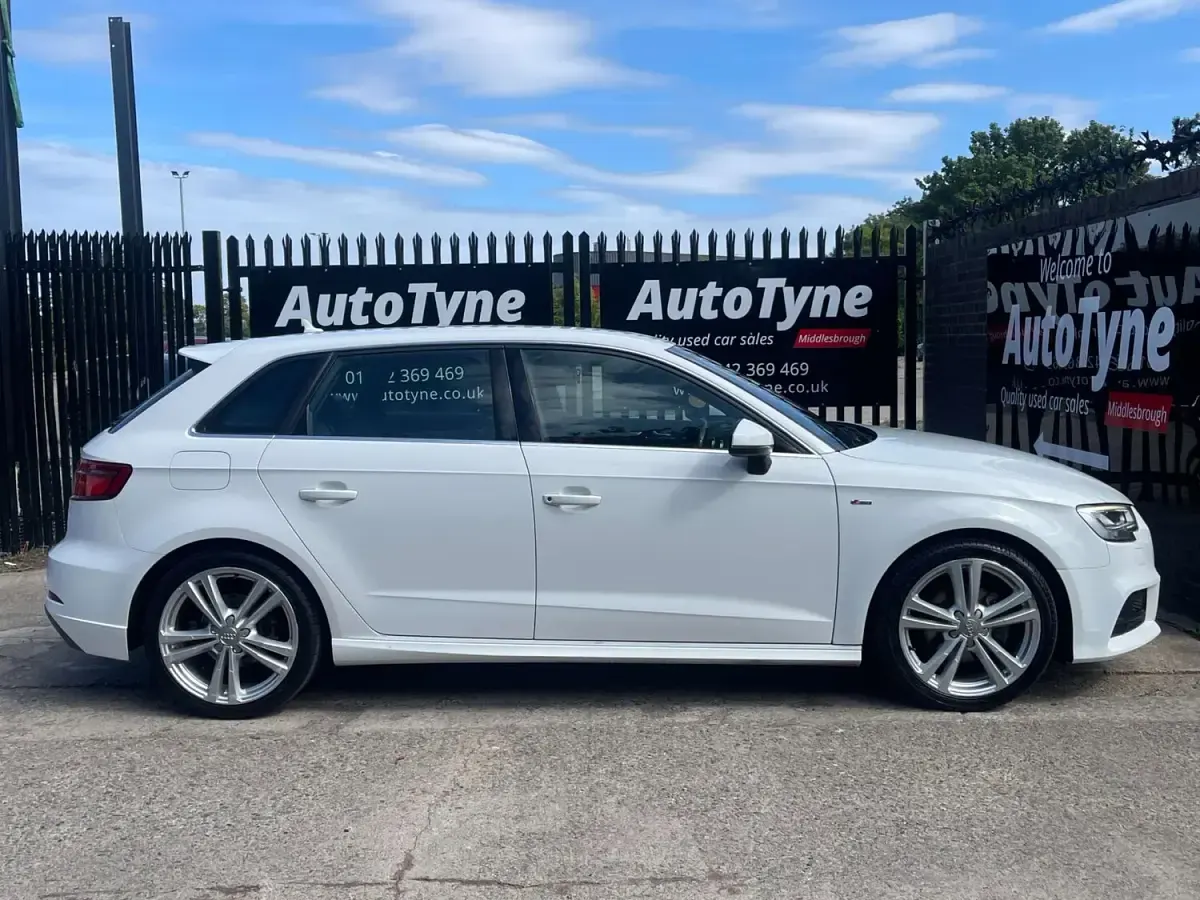 Used Audi A3 S-Line 150 HP (110 kW) 2017 White Hatchback