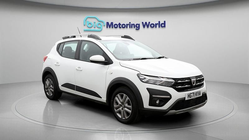 Used Dacia Sandero Comfort 91 HP (66 kW) 2022 White Hatchback