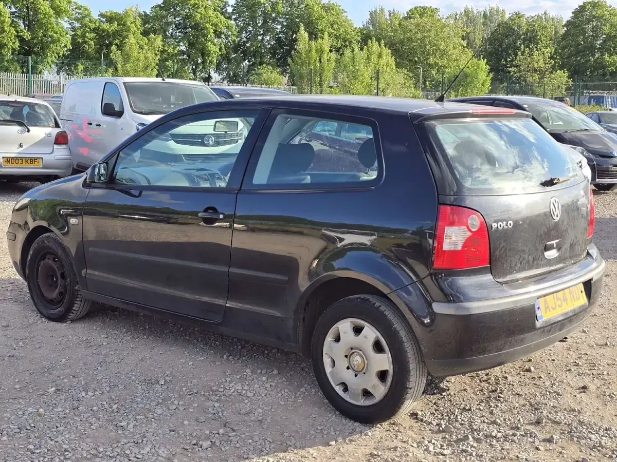 Used VW Polo S 75 HP (55 kW) 2004 Black Hatchback
