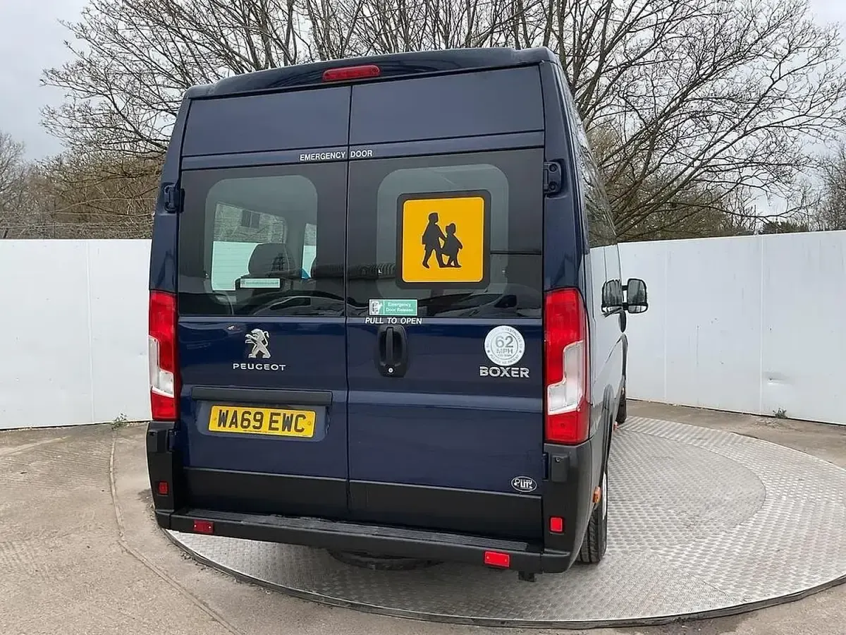 Used Peugeot Boxer 130 HP (95 kW) 2019 Blue Van