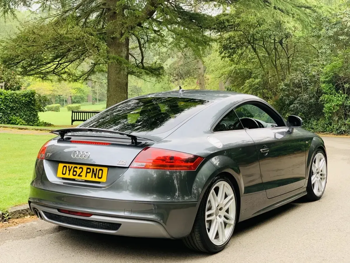 Używany Audi TT Black Edition 170 KM (125 kW) 2012 Szary Coupe