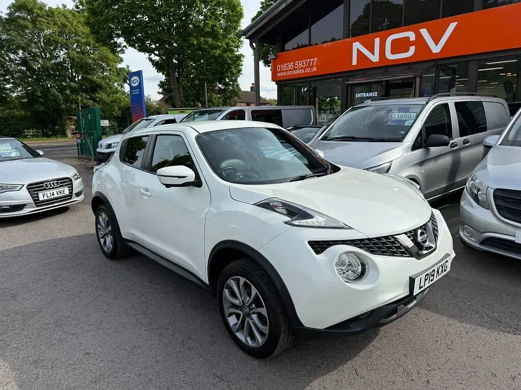 Used Nissan Juke Tekna 2019 White SUV