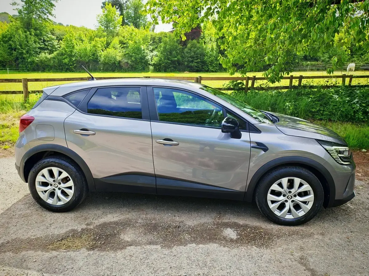 Used Renault Captur Iconic 2022 Grey SUV