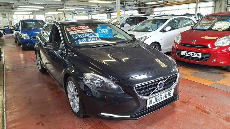 Used Volvo V40 SE Lux 2015 Black Hatchback