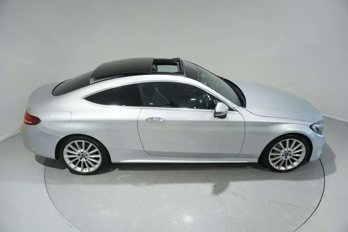 Used Mercedes C220 AMG Line Premium 170 HP (125 kW) 2017 Silver Coupe