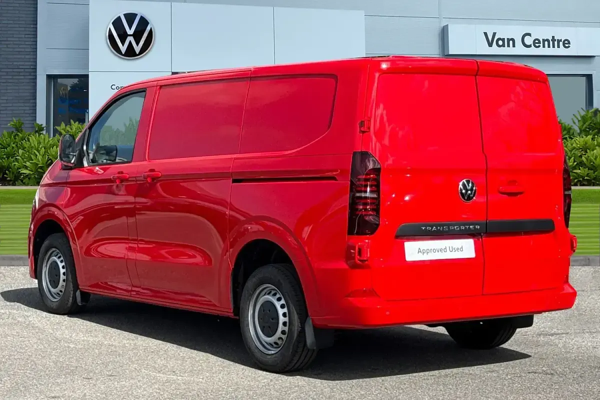 Nouă VW Transporter 110 CP (80 kW) 2026 Roșu Van