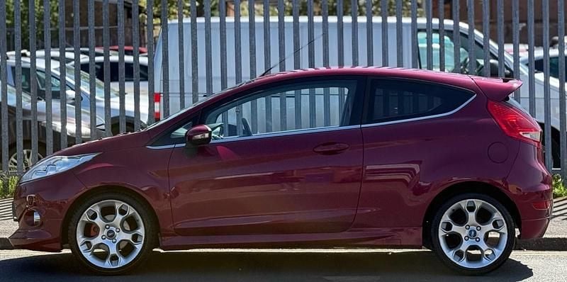 Used Ford Fiesta Titanium 2008 Red Hatchback