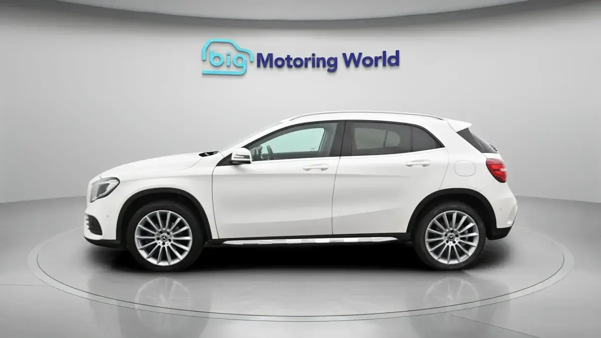 Used Mercedes GLA180 AMG line 122 HP (89 kW) 2019 White SUV