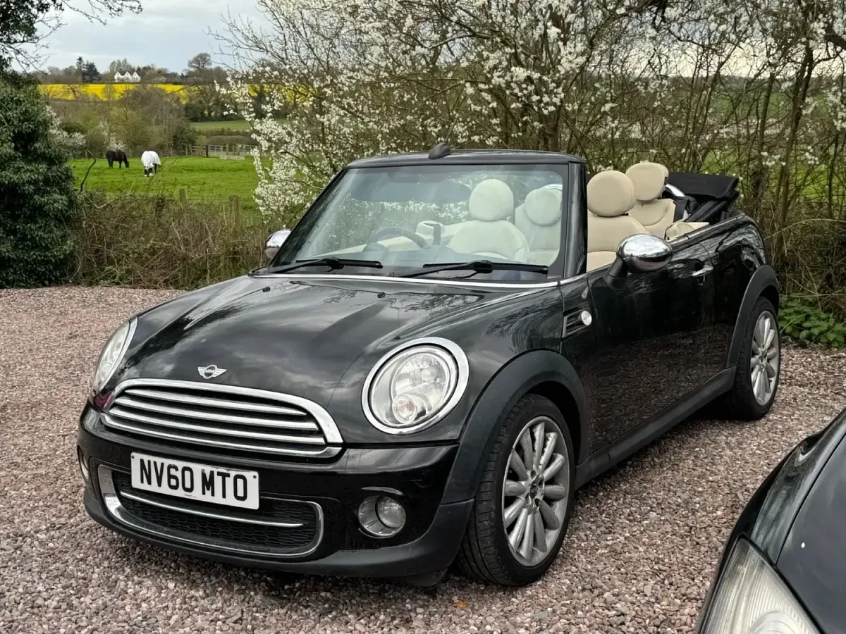 Usado Mini Cooper D Cabriolet 2010 Negro Descapotable